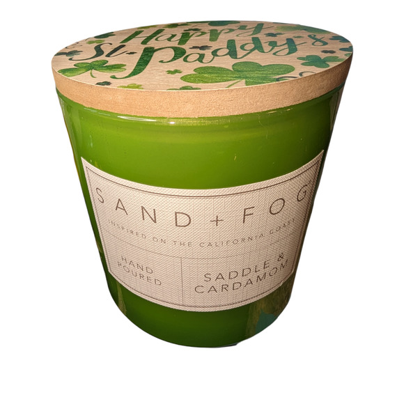 Sand + Fog 21oz Happy St Paddy's Saddle & Cardamom Candle - Gift Wrapped - Picture 4 of 6